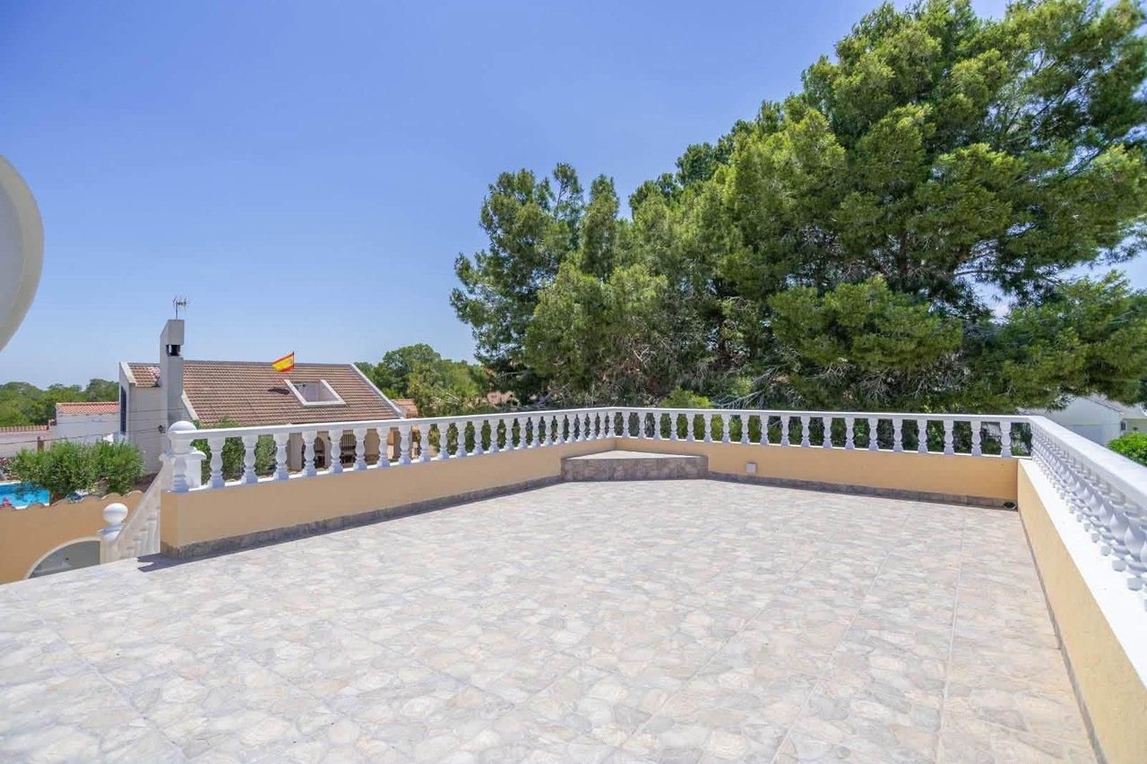 93bf5d19-0cf2-4387-9871-ef376a69bdd1_xlarge 4 Bedroom 3 Bathroom Villa in San Miguel de Salinas - Caza De Casa