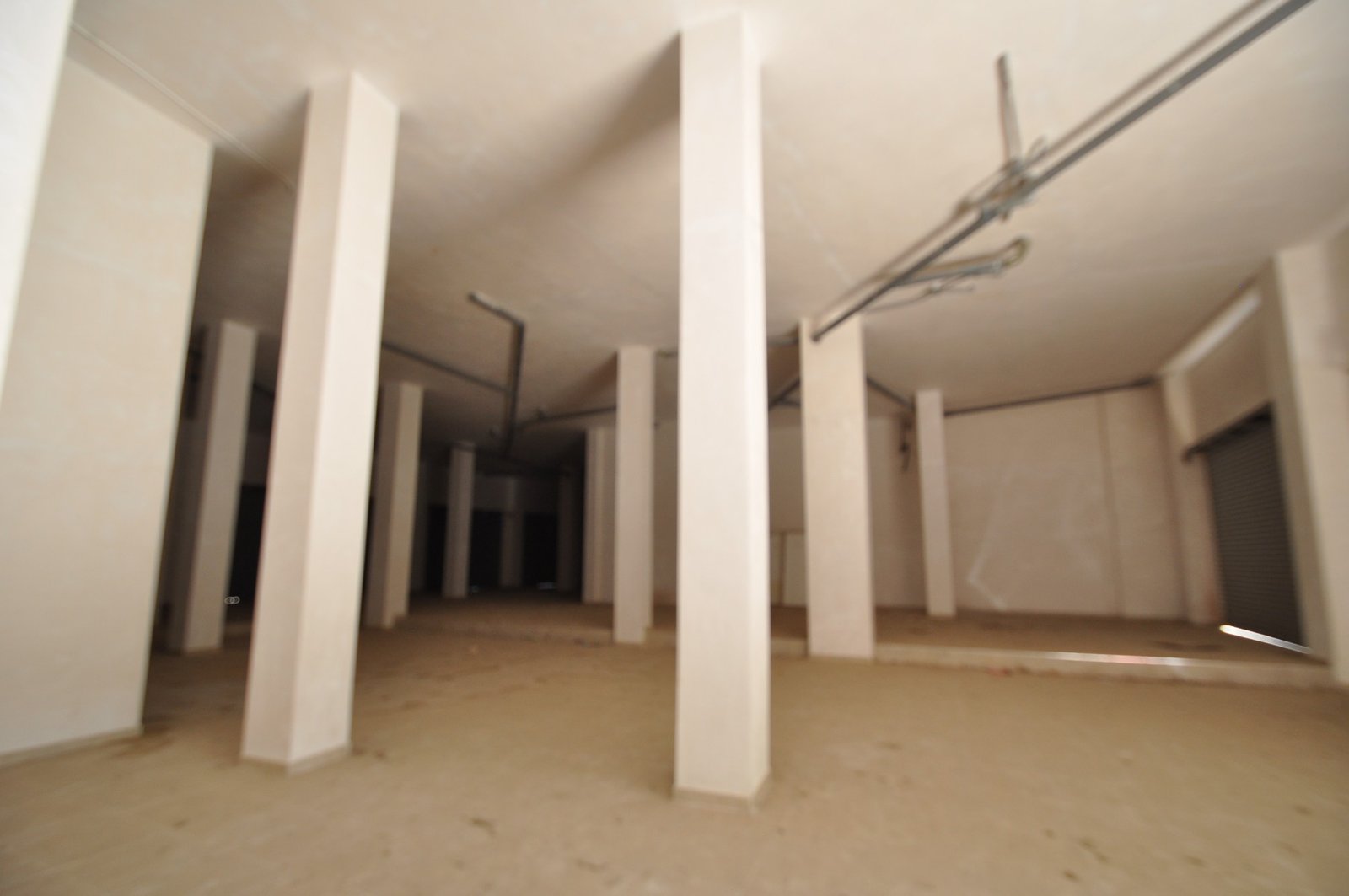 1 Bathroom Commercial in Elda - Caza De Casa