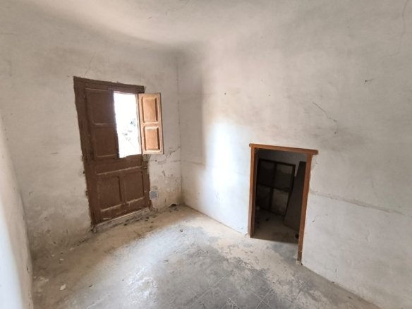 7 Bedroom 1 Bathroom Country House in Jumilla - Caza De Casa