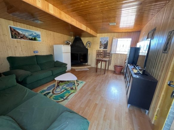 2 Bedroom 1 Bathroom Country House in Algueña - Caza De Casa