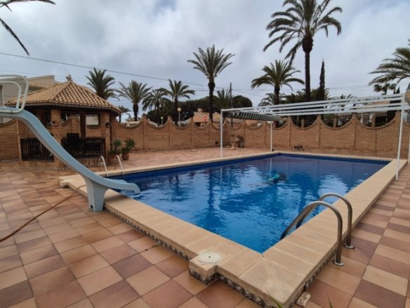 7 Bedroom 3 Bathroom Villa in Orihuela - Caza De Casa