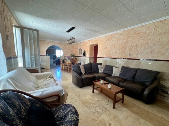 5 Bedroom 2 Bathroom Villa in Torre Del Rico - Caza De Casa