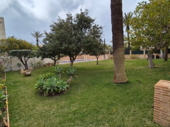 7 Bedroom 3 Bathroom Villa in Orihuela - Caza De Casa
