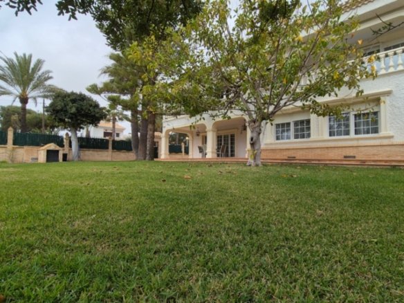 7 Bedroom 3 Bathroom Villa in Orihuela - Caza De Casa