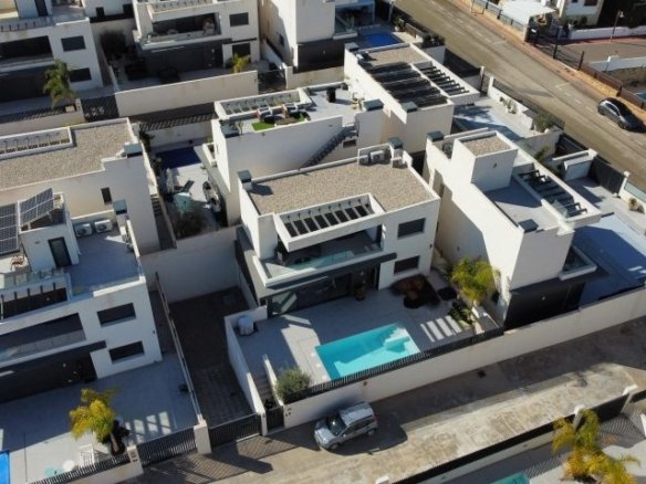 3 Bedroom 2 Bathroom Villa in Algorfa - Caza De Casa