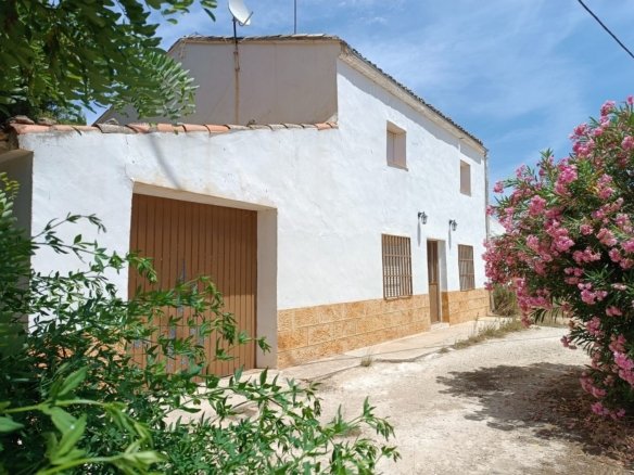 5 Bed 1 Bath Country House in Yecla - Caza De Casa