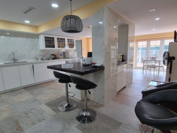 7 Bedroom 3 Bathroom Villa in Orihuela - Caza De Casa