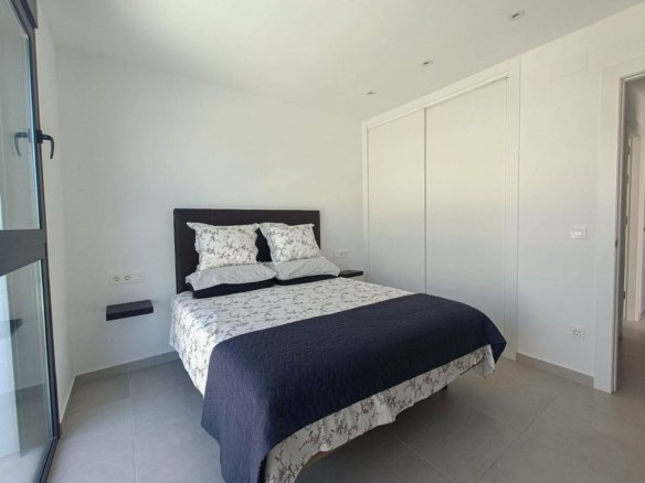 5 Bedroom 4 Bathroom Villa in Rojales - Caza De Casa