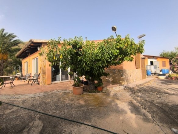 3 Bedroom 1 Bathroom Country House in Pinoso - Caza De Casa
