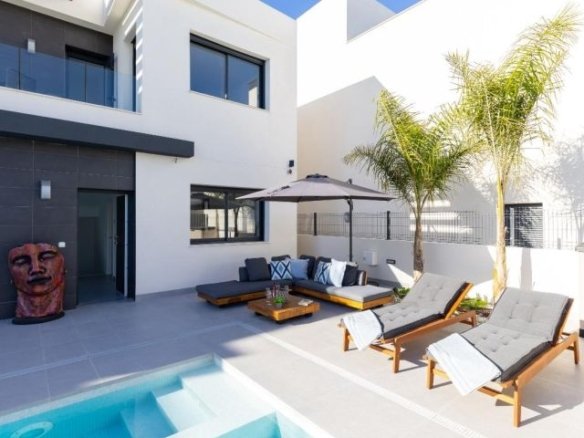 3 Bedroom 2 Bathroom Villa in Algorfa - Caza De Casa