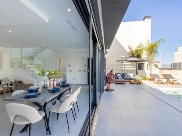 3 Bedroom 2 Bathroom Villa in Algorfa - Caza De Casa