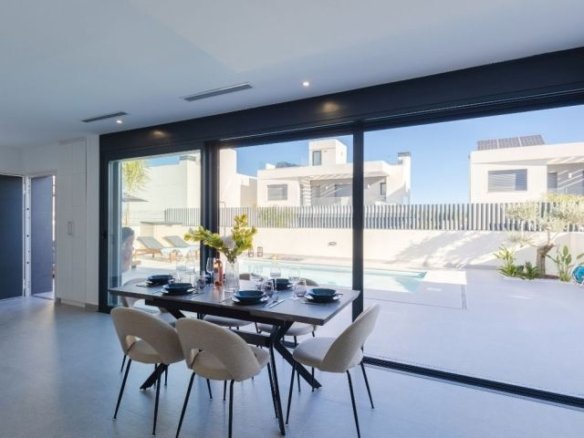 3 Bedroom 2 Bathroom Villa in Algorfa - Caza De Casa