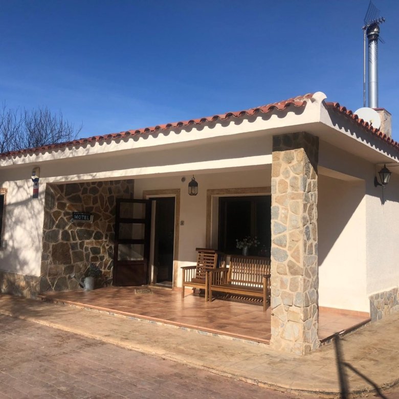 4 Bedroom 3 Bathroom Villa in Elda - Caza De Casa