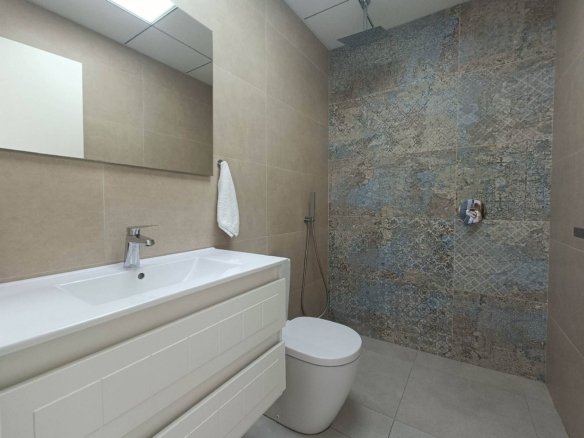 5 Bedroom 4 Bathroom Villa in Rojales - Caza De Casa
