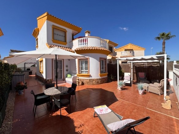 3 Bed 2 Bath Villa in Guardamar del Segura - Caza De Casa