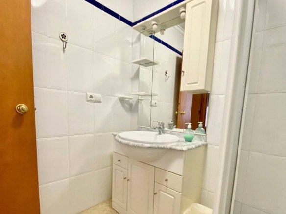 2 Bed 1 Bath Town House in Torrevieja - Caza De Casa
