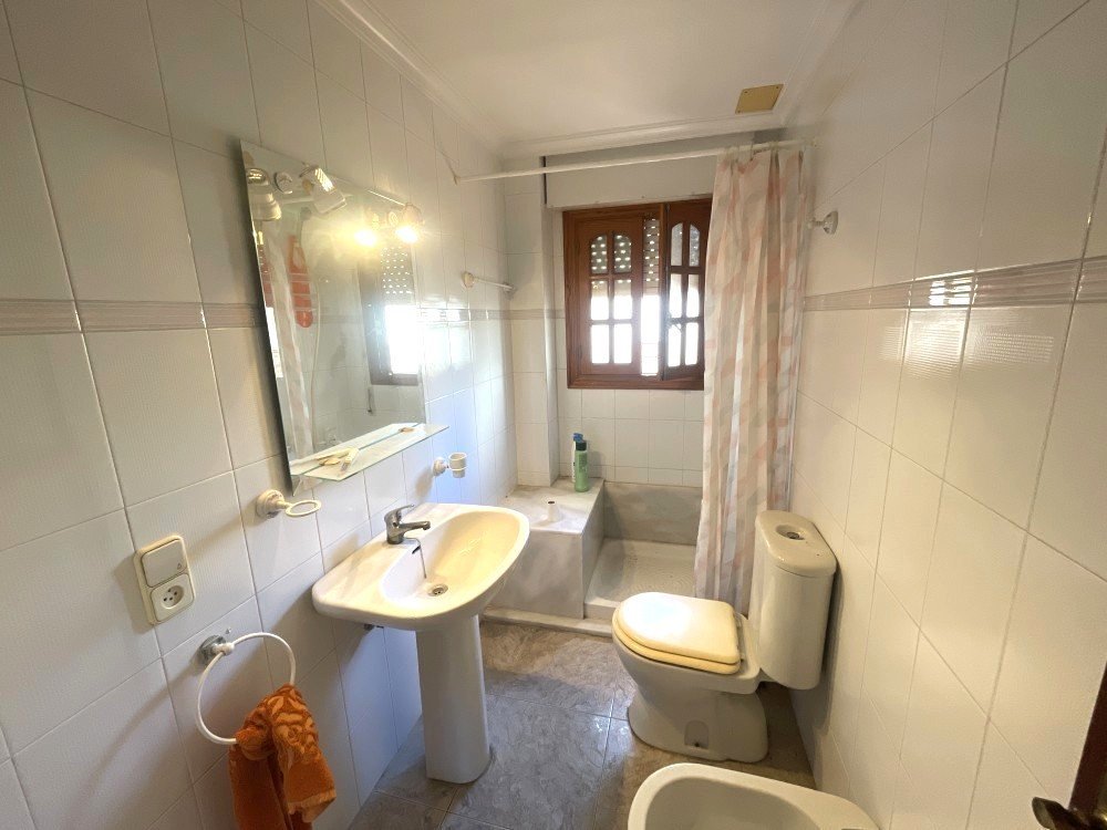 Bathroom-3-CSH67.jpeg 5 Bedroom 3 Bathroom Town House in Rojales - Caza De Casa