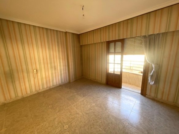 5 Bedroom 3 Bathroom Town House in Rojales - Caza De Casa