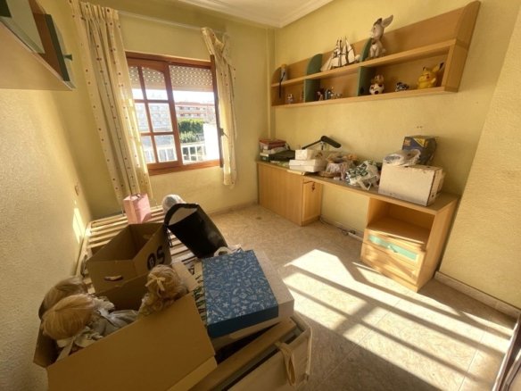 5 Bedroom 3 Bathroom Town House in Rojales - Caza De Casa