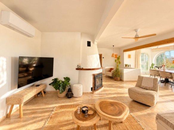 4 Bedroom 2 Bathroom villa in Moraira - Caza De Casa