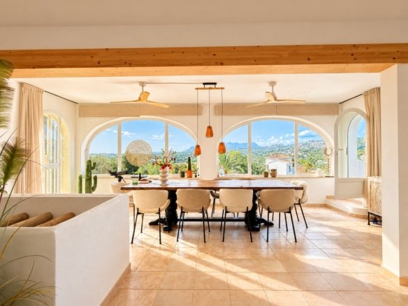4 Bedroom 2 Bathroom villa in Moraira - Caza De Casa