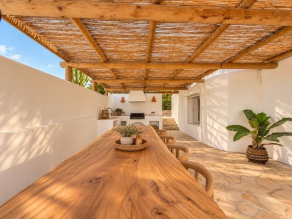 4 Bedroom 2 Bathroom villa in Moraira - Caza De Casa