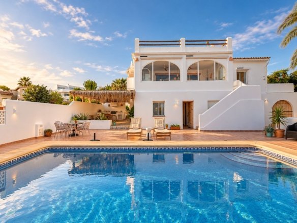 4 Bedroom 2 Bathroom villa in Moraira - Caza De Casa