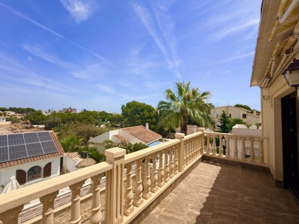 3 Bedroom 2 Bathroom Villa in Orihuela Costa - Caza De Casa