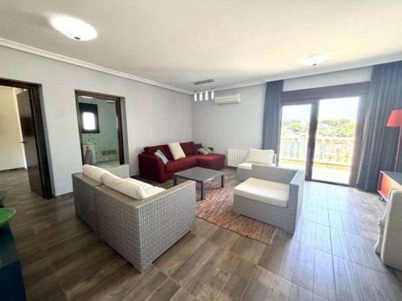 3 Bedroom 2 Bathroom Villa in Orihuela Costa - Caza De Casa