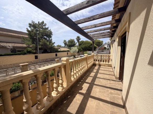 3 Bedroom 2 Bathroom Villa in Orihuela Costa - Caza De Casa