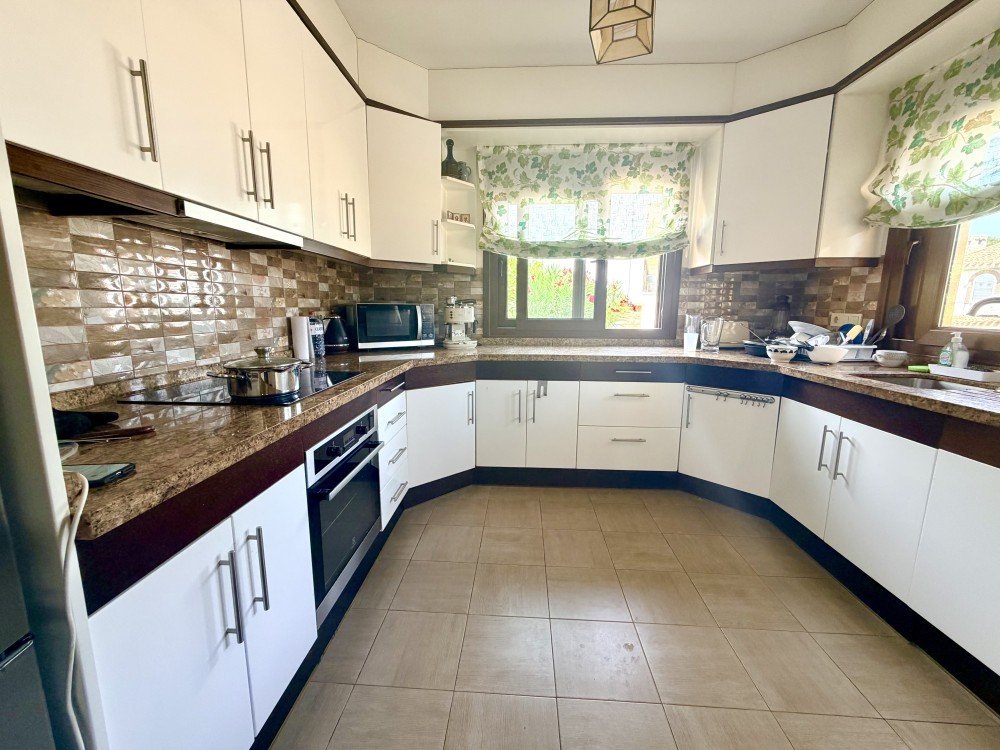 3 Bedroom 2 Bathroom Villa in Orihuela Costa - Caza De Casa