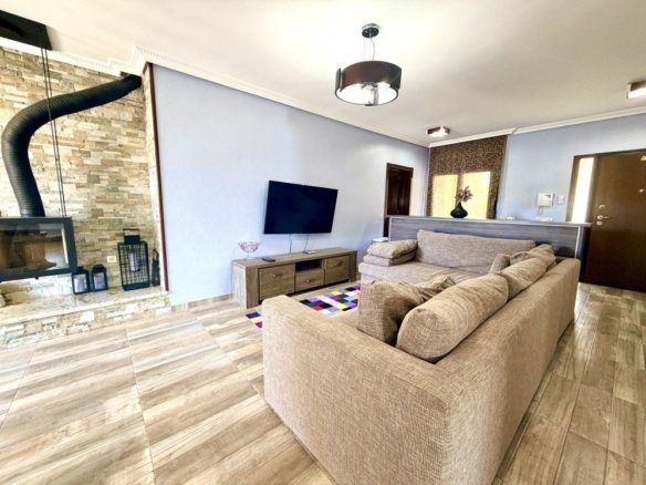 3 Bedroom 2 Bathroom Villa in Orihuela Costa - Caza De Casa