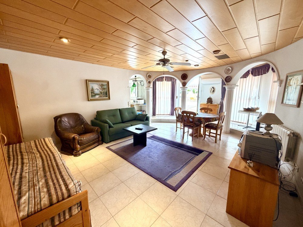 5 Bedroom 4 Bathroom Villa in Ciudad Quesada - Caza De Casa