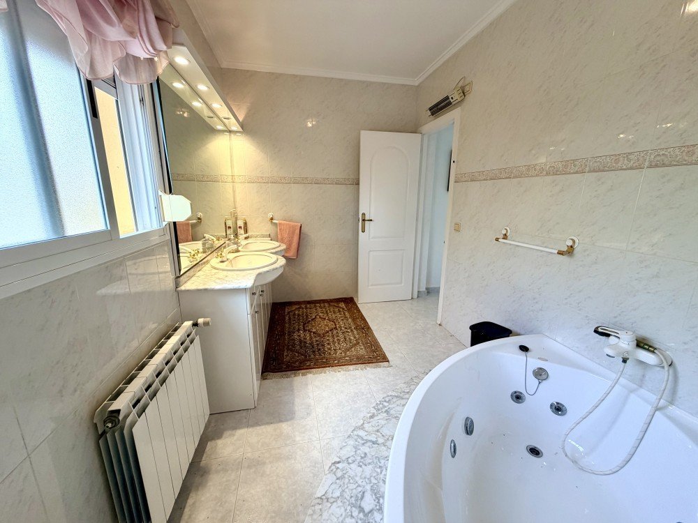 5 Bedroom 4 Bathroom Villa in Ciudad Quesada - Caza De Casa