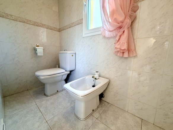 5 Bedroom 4 Bathroom Villa in Ciudad Quesada - Caza De Casa