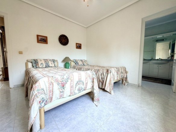 5 Bedroom 4 Bathroom Villa in Ciudad Quesada - Caza De Casa