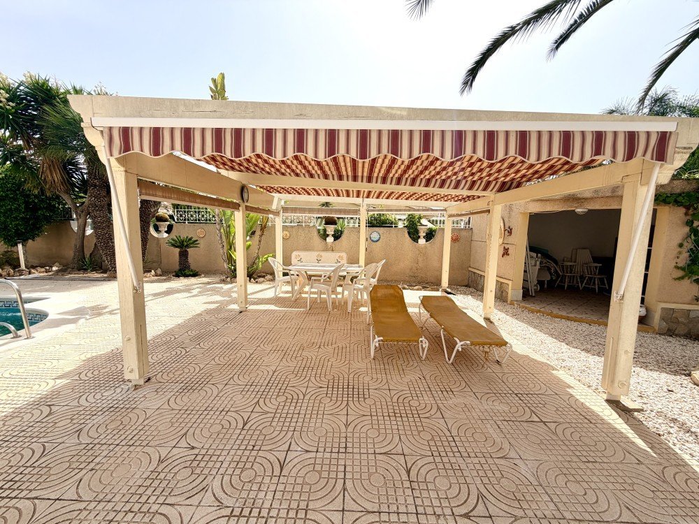 5 Bedroom 4 Bathroom Villa in Ciudad Quesada - Caza De Casa
