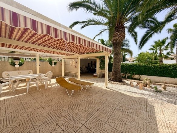 5 Bedroom 4 Bathroom Villa in Ciudad Quesada - Caza De Casa