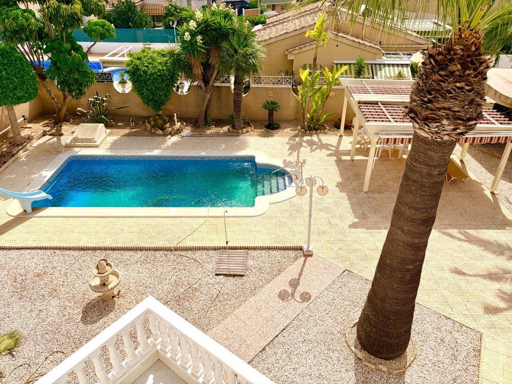 5 Bedroom 4 Bathroom Villa in Ciudad Quesada - Caza De Casa