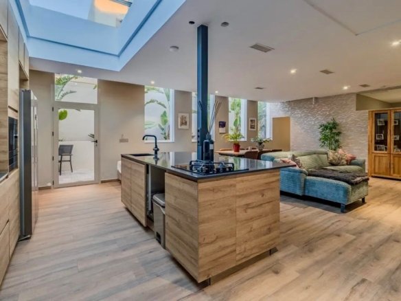 4 Bedroom 3 Bathroom Villa in Benijofar - Caza De Casa