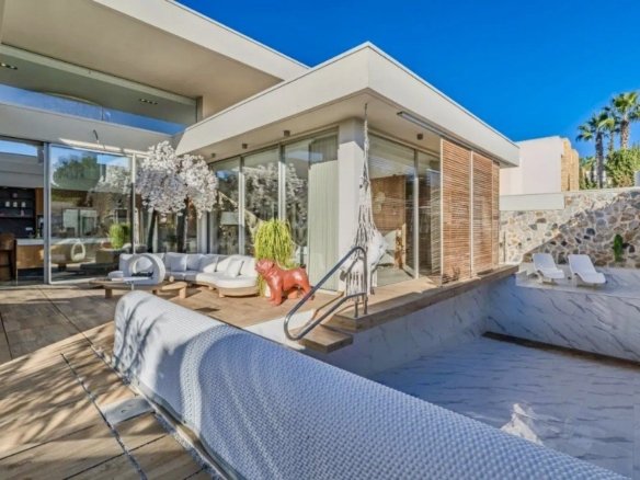 4 Bedroom 3 Bathroom Villa in Benijofar - Caza De Casa