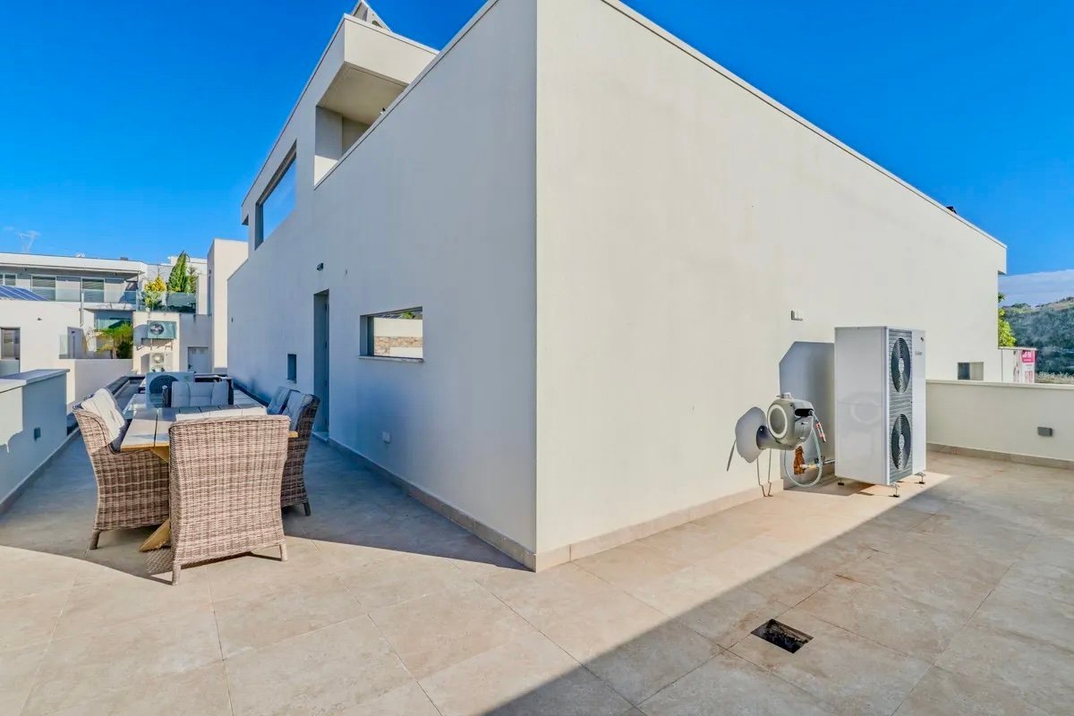 CSH257-16 4 Bedroom 3 Bathroom Villa in Benijofar - Caza De Casa