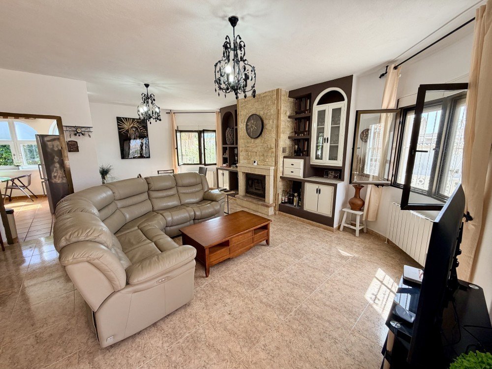 3 Bed 2 Bath Villa in Benijofar - Caza De Casa