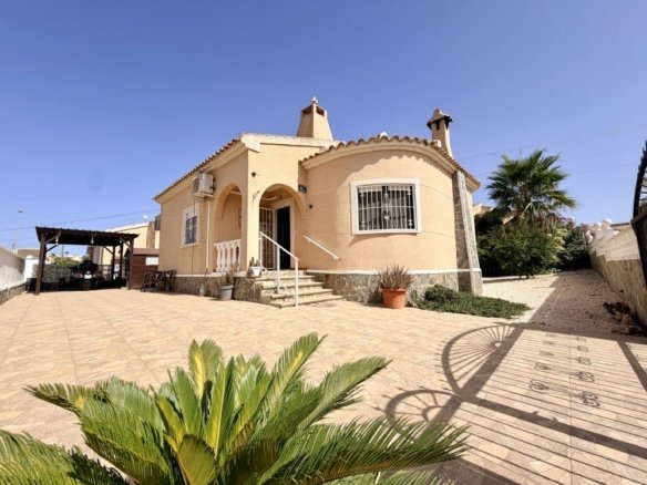 3 Bed 2 Bath Villa in Benijofar - Caza De Casa