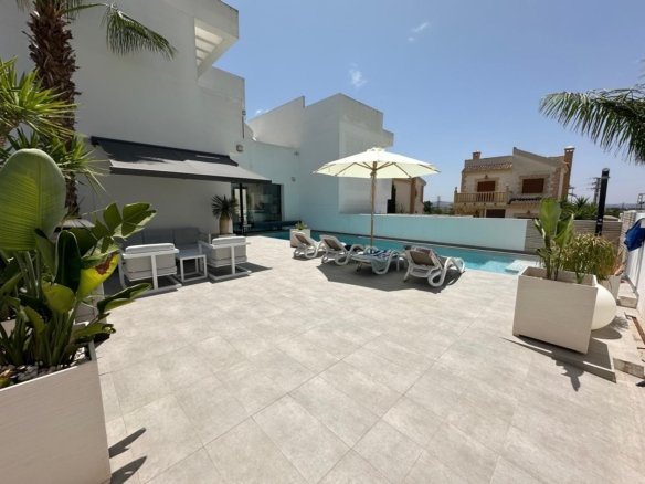3 Bedroom 2 Bathroom Town House in San Fulgencio - Caza De Casa