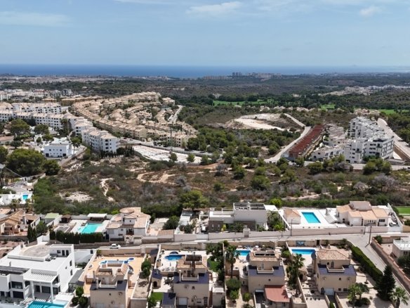 830 m² Land in Villamartin - Caza De Casa