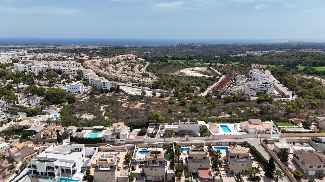 830 m² Land in Villamartin - Caza De Casa