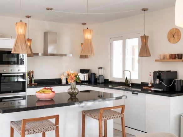 3 Bedroom 3 Bathroom Villa in La Capellania - Caza De Casa