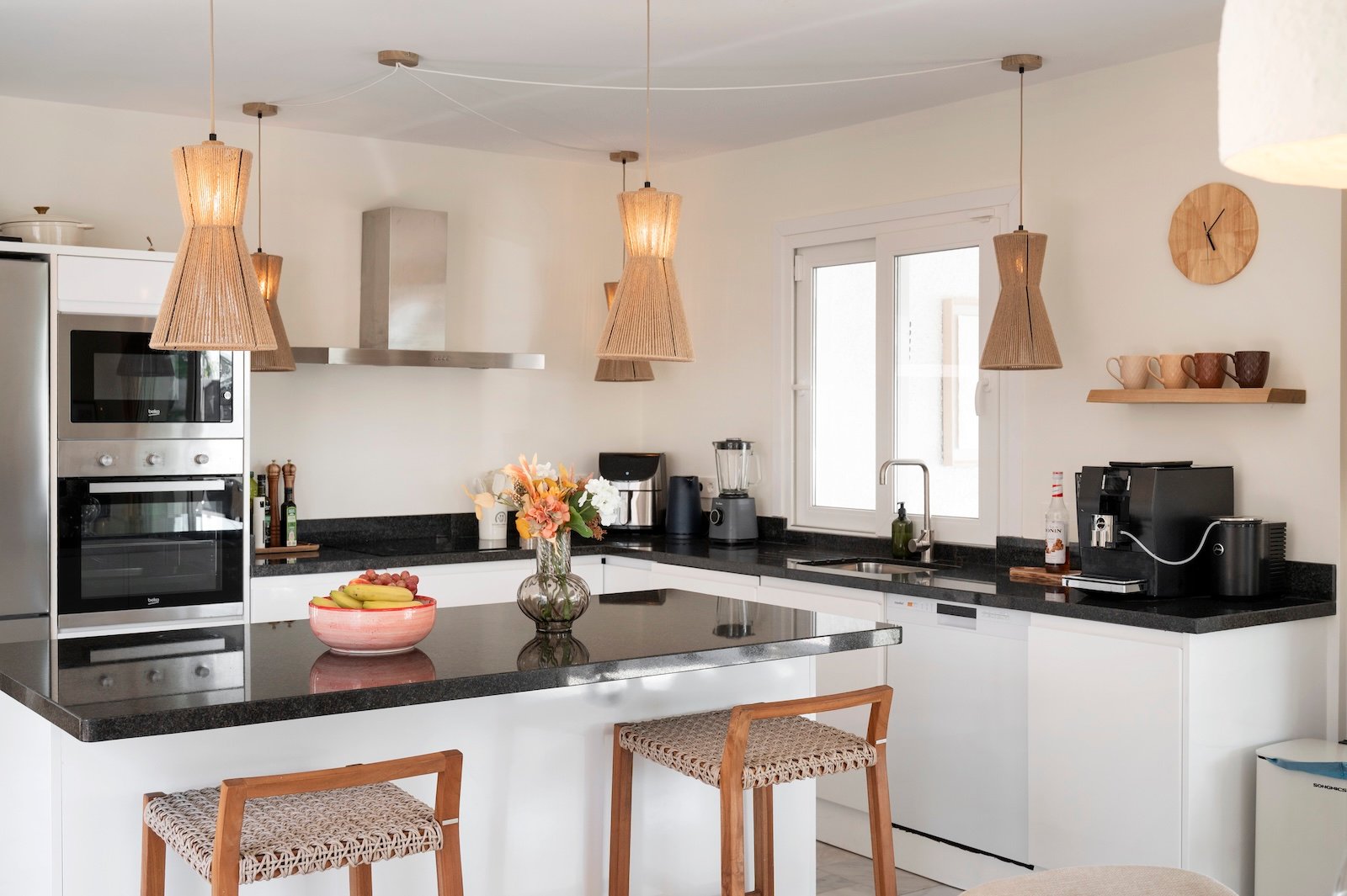 3 Bedroom 3 Bathroom Villa in La Capellania - Caza De Casa