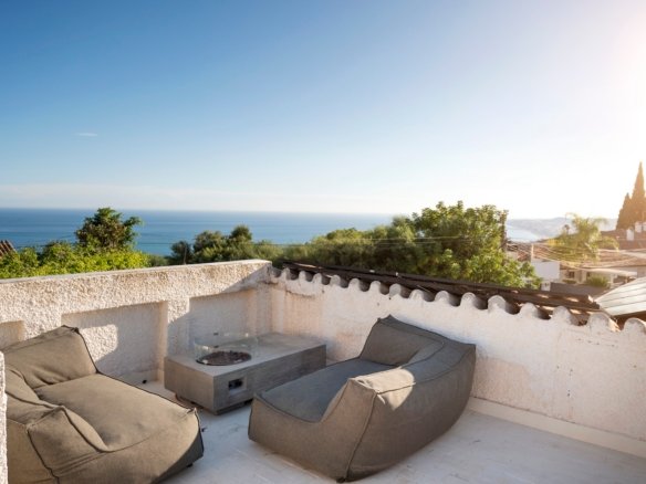 3 Bedroom 3 Bathroom Villa in La Capellania - Caza De Casa